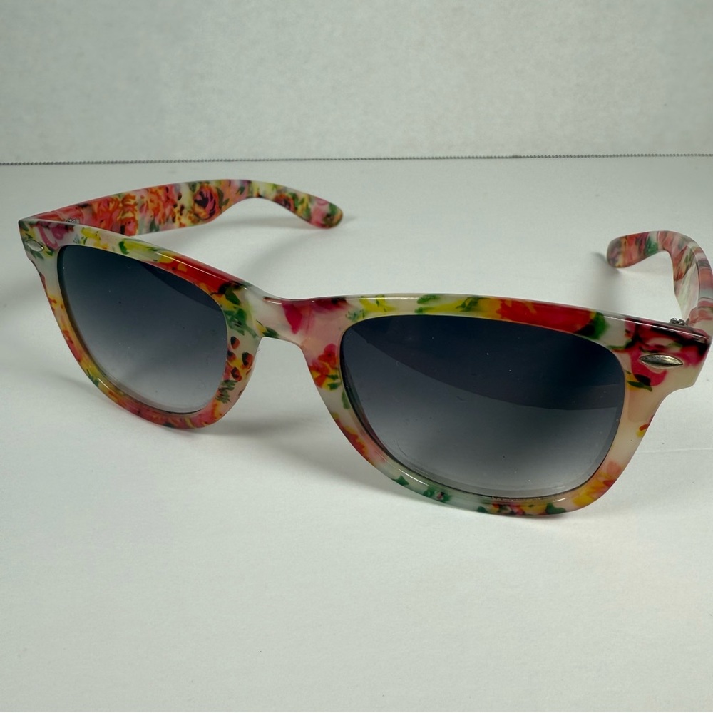 Floral Patterned Sunglasses